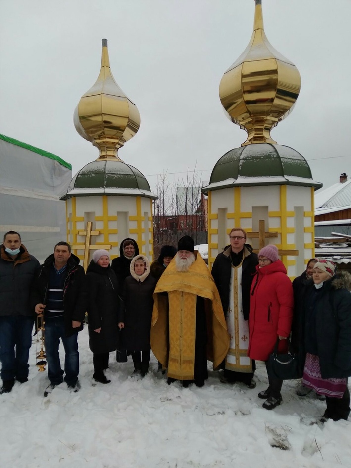 Освящение куполов Покровского храма села Усть-Кишерть